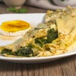 Crepe de espinacas y piñones